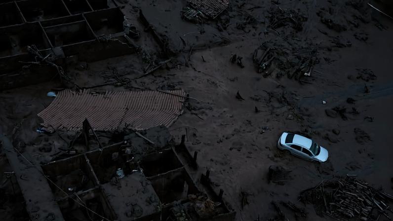 Rompimento da barragem de Fundão, em Mariana (2015), deixou 19 mortos e causou graves danos ambientais na bacia do Rio Doce