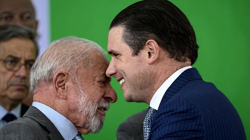 Hugo Motta classifica a proposta como uma "reforma da vida das pessoas" e sinaliza disposição para levar adiante a votação - (crédito: AFP)