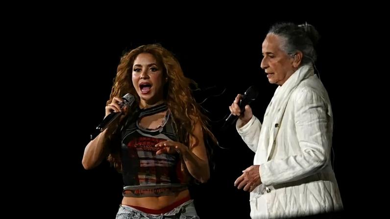 Shakira durante passagem de som em Copacabana nesta sexta-feira (1°/5)