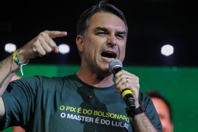 O senador passará o fim de semana em campanha eleitoral com agenda em São Paulo e no Rio de Janeiro - (crédito: AFP)