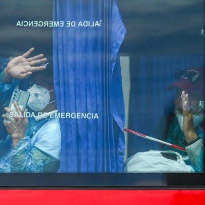 Passageiros de navio atingido por hantavírus voltam à terra firme