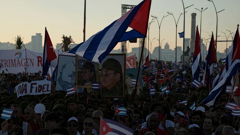 Retratos do ex-presidente diante da embaixada dos EUA em Cuba - (crédito: AdalbertoRoque/AFP)