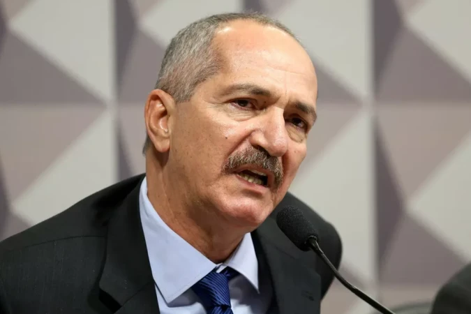 O movimento a favor de Barbosa expôs divisões internas no DC e colocou em xeque a candidatura de Rebelo, que havia sido oficializada meses antes - (crédito: Wilson Dias/Agência Brasil/Arquivo)