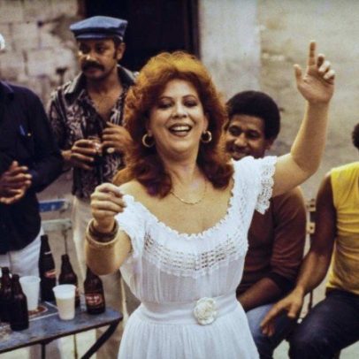 Madrinha do samba recebe reconhecimento no cenário musical