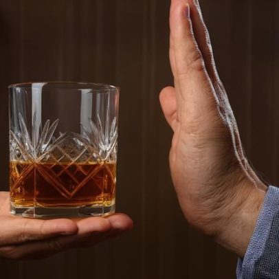 Medicamentos GLP-1 reduzem obesidade e alcoolismo, mostra estudo