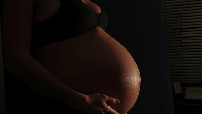 Especialistas recomendam que gestantes não deixem de tomar antidepressivos sem passar por avaliação médica - (crédito: Sharon Daniel/Divulgação)