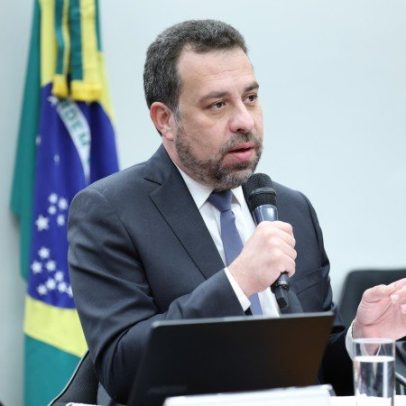 Boulos pressiona oposição e rejeita transição no fim da escala 6x1