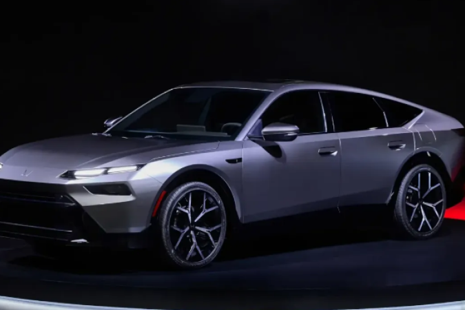 O sedã médio vai ganhar uma carroceria no estilo fastback, combinando superfícies curvas com linhas retas e lembrando carros com design futurista como o Tesla Cyber Truck - (crédito: Reprodução / Honda)