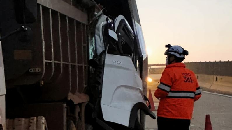 O acidente aconteceu no km 406 da rodovia, no sentido Belo Horizonte - (crédito: Redes Sociais/Reprodução)