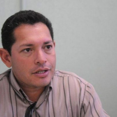 Delegado é transferido após permitir que preso dormisse em sala