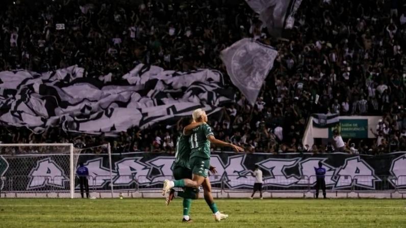 Bezerrão lotado foi recompensado com a virada do líder Gama - (crédito: Diller Abreu/FFDF)