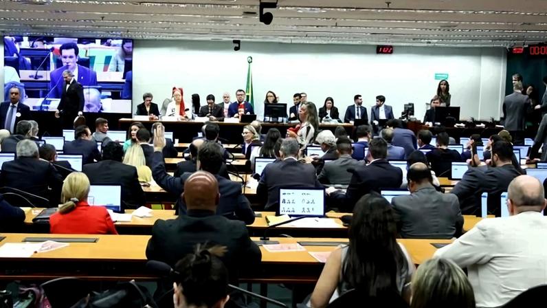 Dos 38 parlamentares que participaram da votação, nenhum integra a bancada do Distrito Federal - (crédito: Reprodução/Câmara dos Deputados)