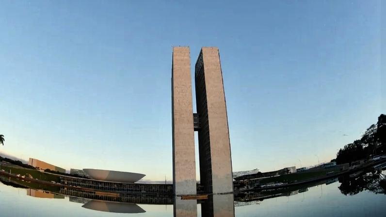 A pesquisa também revela desgaste da imagem do Legislativo perante a população. Para 37% dos entrevistados, o desempenho de deputados federais e senadores é ruim ou péssimo - (crédito: Ed Alves CB/DA Press)