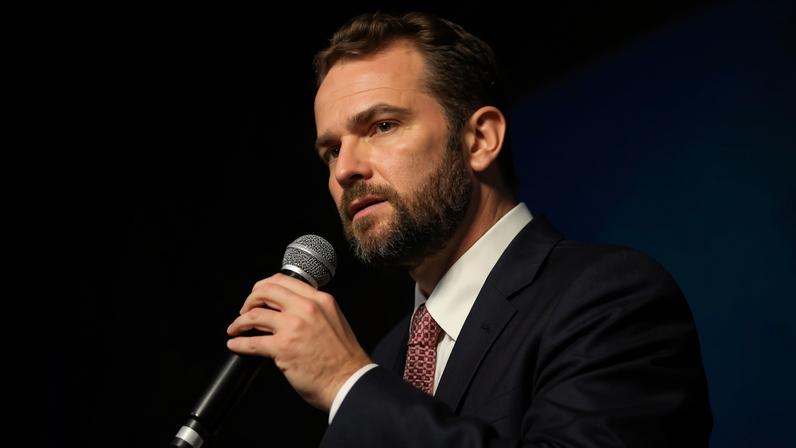 O ministro da Fazenda, Dario Durigan, durante o lançamento do 5º Leilão do Eco Invest Brasil. - (crédito: Rogério Cassimiro/MMA)