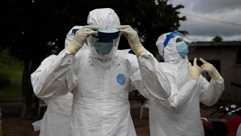 A OMS já classificou o risco nacional do surto como "muito alto" e teme que a grande circulação de pessoas entre regiões de conflito facilite ainda mais a disseminação