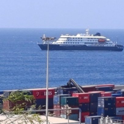 Futuro incerto do navio com hantavírus após recusa de entrada