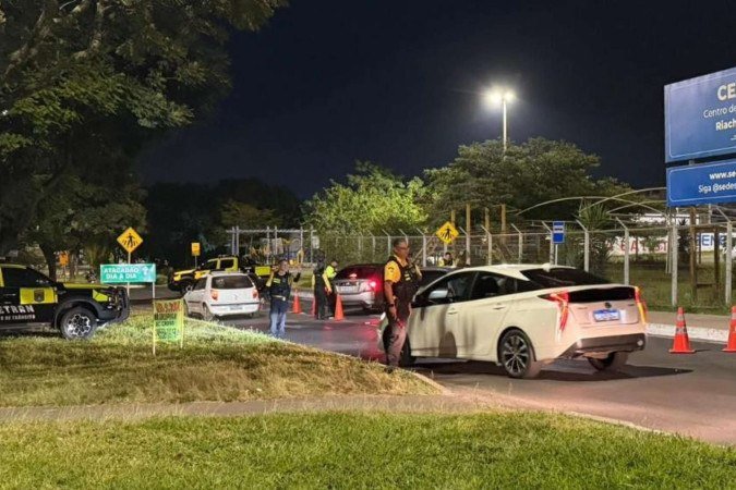 Ações do Departamento de Trânsito do Distrito Federal com a Polícia Militar entre sexta (8) e domingo (10) registraram 92 condutores alcoolizados e 433 infrações de trânsito