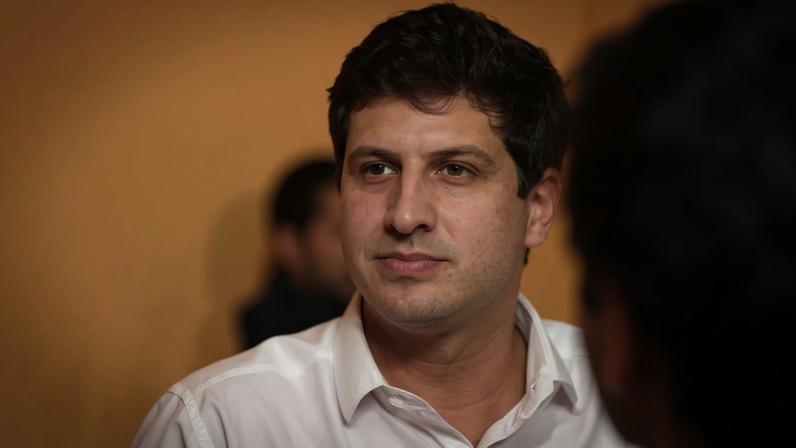 Pesquisa Datafolha mostra governadora com 51% das intenções de voto, contra 44% do prefeito do Recife, invertendo cenário registrado em abril - (crédito: Reprodução/Redes Sociais)
