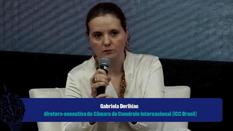 Gabriela Dorlhiac defendeu a modernização do ambiente regulatório brasileiro como caminho para ampliar a competitividade e atrair investimentos. - (crédito: Reprodução)