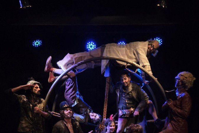 ‘Esgoto - O cheiro que sobe do ralo’ estará em cartaz nos dias 30 e 31 de maio, no Teatro dos Bancários - (crédito: Maíra Malhadas/Divulgação)