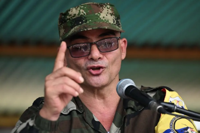 Decisão ocorre após atentado que matou 21 civis e reflete impasse da política de "paz total" de Gustavo Petro diante da escalada de ameaças contra candidatos