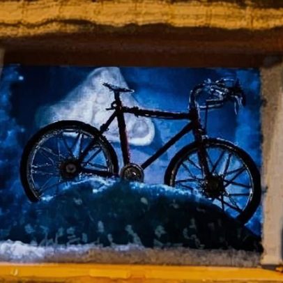 Exposição infantil mostra instalações que associam casas a sentimentos