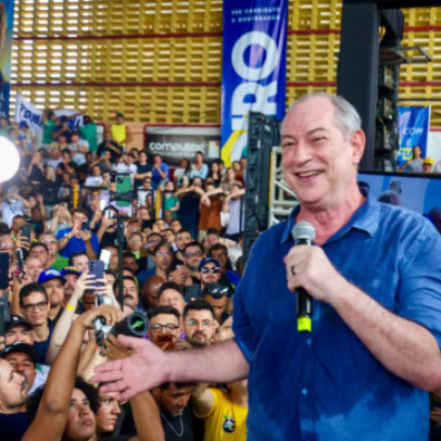 Ciro Gomes confunde letra com símbolo do CV e pede prisão de apoiador