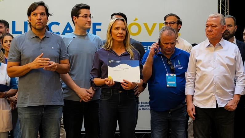 Celina Leão destaca autonomia financeira em formatura do Qualifica DF Móvel - (crédito: Paulo Gontijo/CB)
