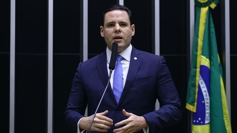 O deputado federal Rodrigo Valadares (PL-SE) acusou governistas de tentarem barrar a instalação da CPMI - (crédito: Vinicius Loures/Câmara dos Deputados)