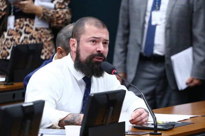 "Hipócrita, você é um hipócrita Zema. Você recebeu R$ 1 milhão no seu partido Novo em Minas Gerais", disse o deputado - (crédito: Vinicius Loures/Câmara dos Deputados)