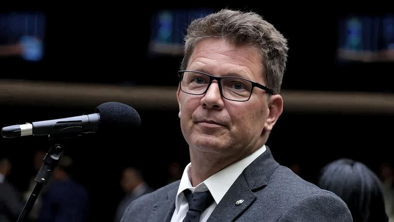 Oficial de Justiça não encontrou Frias em endereço informado pela Câmara, nem em seu gabinete - (crédito: Bruno Spada/Câmara dos Deputados)