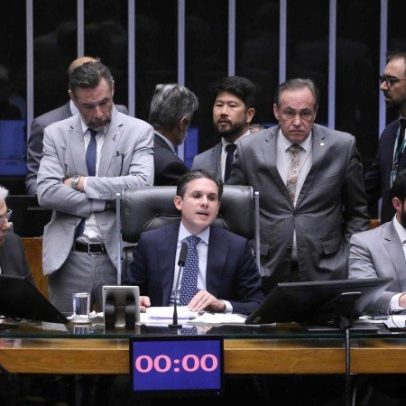 Motta defende decisão que suspendeu deputados por ocupação da Mesa Diretora