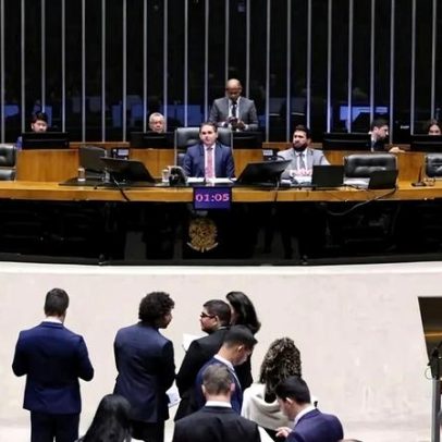 Hugo Motta acelera agenda para aprovar PEC do fim da escala 6x1