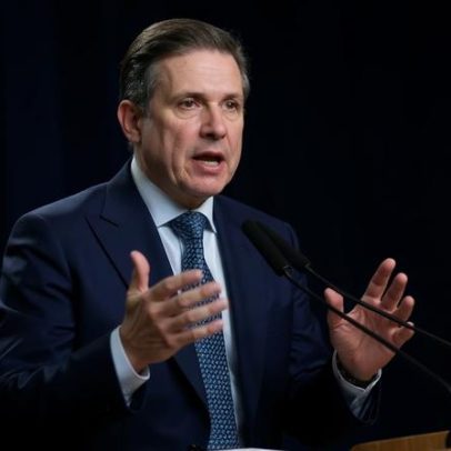 Fim do 6x1 terá transição de um ano e jornada de 40 horas, diz Motta