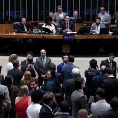 Câmara aprova em primeiro turno a PEC que encerra escala 6x1