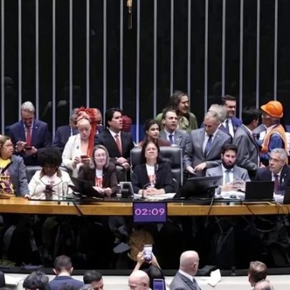 Oposição reage no Senado à PEC que encerra escala 6x1