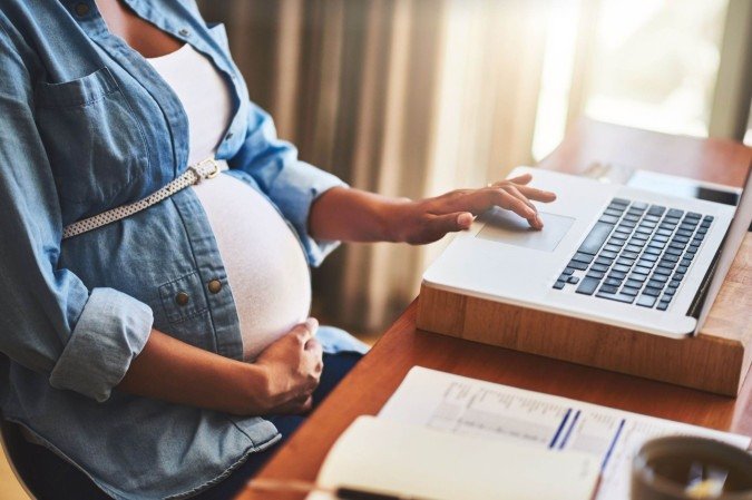 A falta de informação, somada à burocracia e à insegurança sobre regras e prazos, tem feito com que muitas mulheres deixem de solicitar o benefício - (crédito: Reprodução/Canva)
