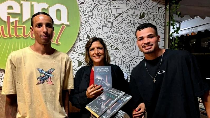 Elizete lança seu primeiro livro em Brasília sobre apadrinhamento baseado em sua experiência - (crédito: Arquivo pessoal)