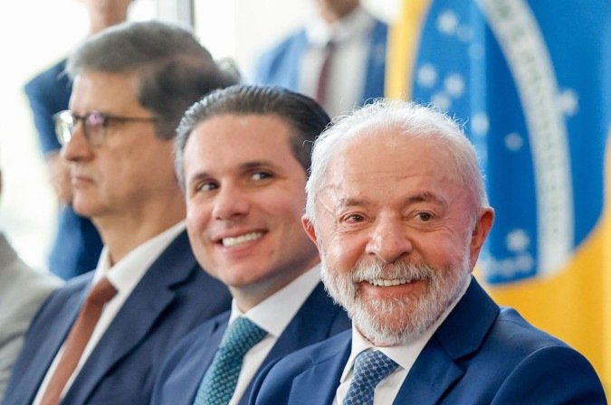 Em discurso no Planalto, Motta disse que a Câmara deu prioridade para a segurança pública em sua gestão - (crédito: Ricardo Stuckert)