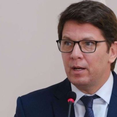 Mário Frias apresenta nova versão sobre verba de Vorcaro no filme