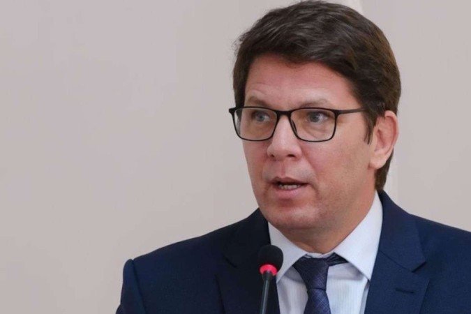 Ex-ator, Frias afirma que o filme é uma "superprodução em padrão hollywoodiano"
