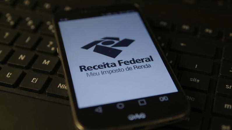 O prazo para a entrega da declaração anual do Imposto de Renda para a Pessoa Fìsica (IRPF) se encerrou nesta sexta-feira (29/5) - (crédito: Marcello Casal JrAgência Brasil)