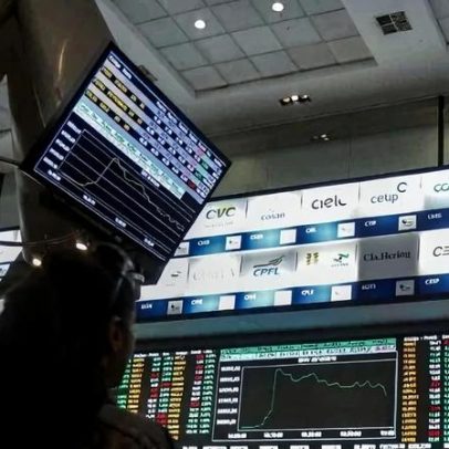 Ibovespa cai e afasta-se dos 200 mil pontos
