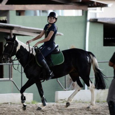 Pessoas e cavalos vão além de passeios e competições