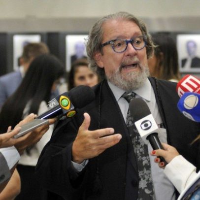 Kakay cita sigilo e não detalha saída da defesa de Ciro