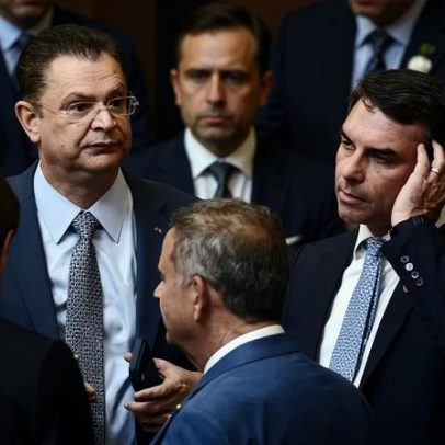 PL reúne bancada para conter desgaste de Flávio Bolsonaro