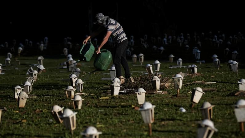 Aumento nas taxas de serviços funerários não cobre custos operacionais, como despesas com pessoal, diz a empresa Campo da Esperança - (crédito: Minervino Júnior/CB/D.A.Press)