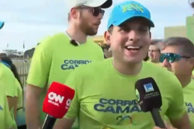 Motta disputou o percurso de 3km na corrida em celebração aos 200 anos da Câmara - (crédito: Reprodução/TV Câmara)