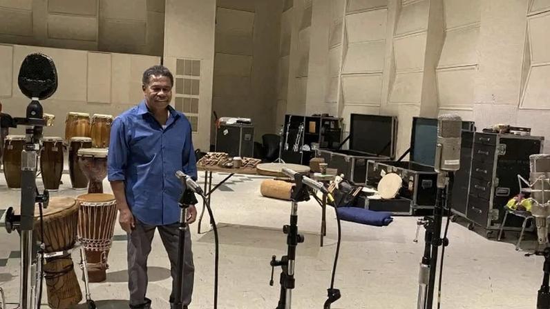 Recentemente, a trajetória de sucesso do artista virou tema do documentário "The Groove Under the Groove: Os Sons de Paulinho da Costa"