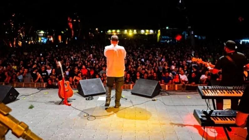 Dido é vocalista da Legião Urbana Cover Recife - (crédito: Divulgação)